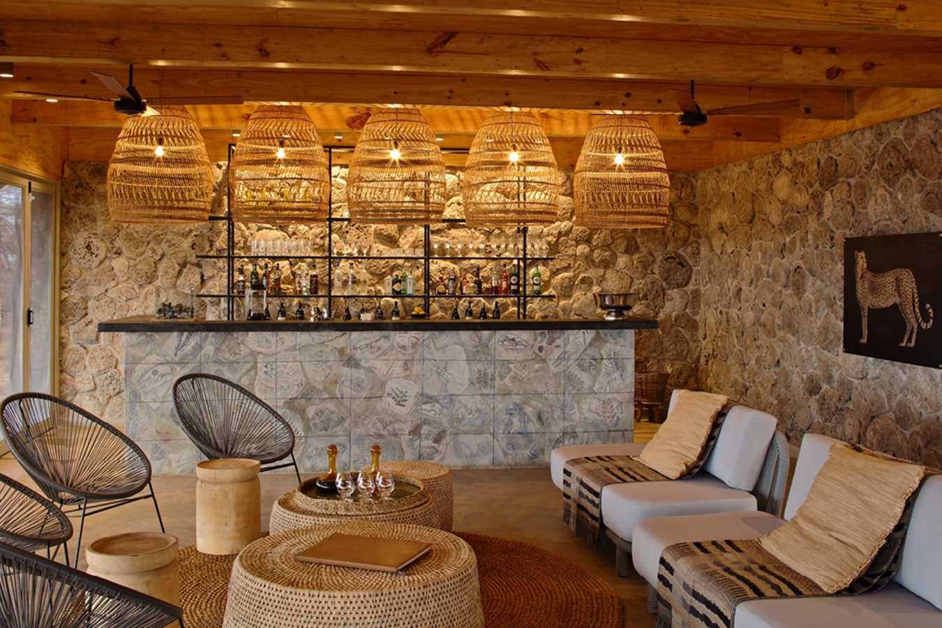 Bar area at Namiri Plains