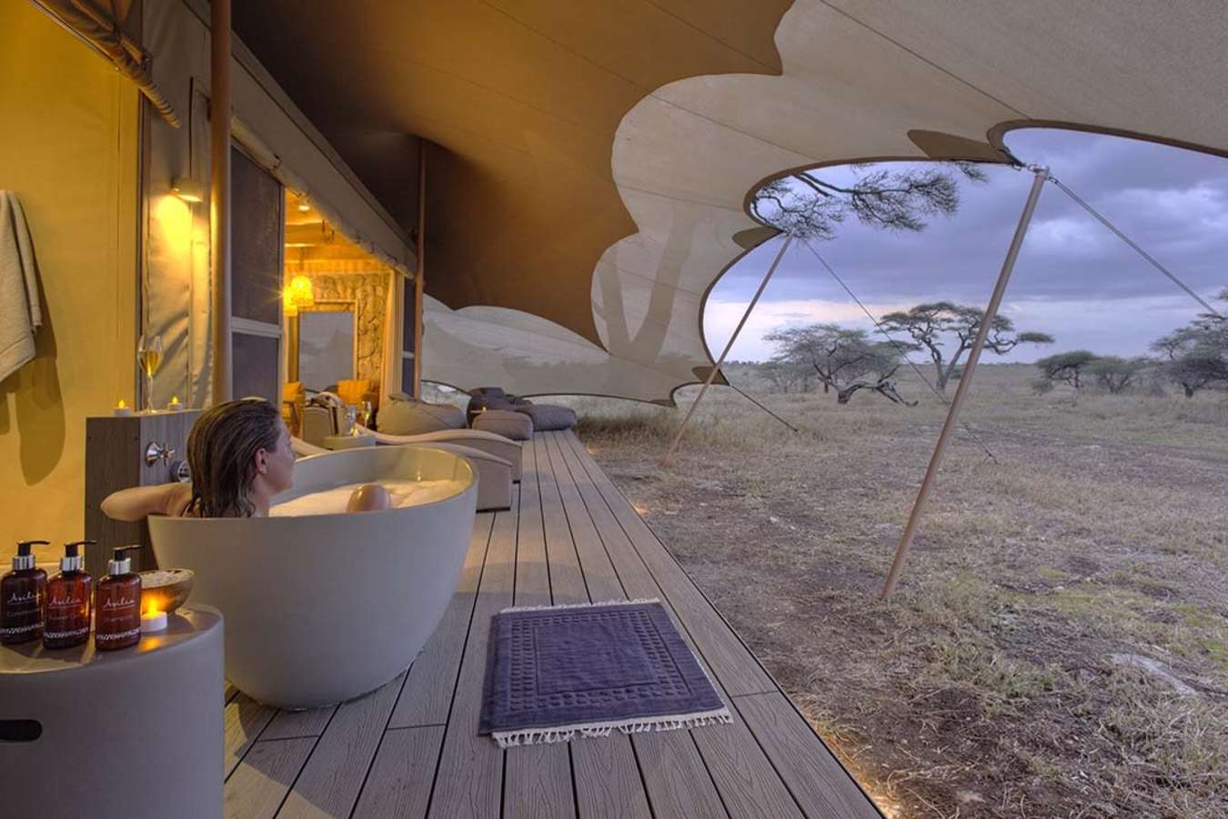 Bath time at Namiri Plains