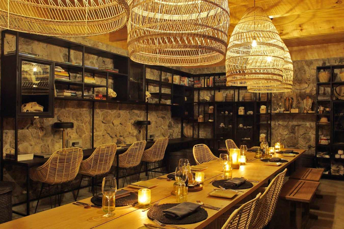 Private dining at Namiri Plains
