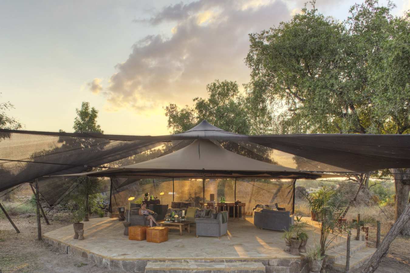 Lounge and bar - Roho ya Selous