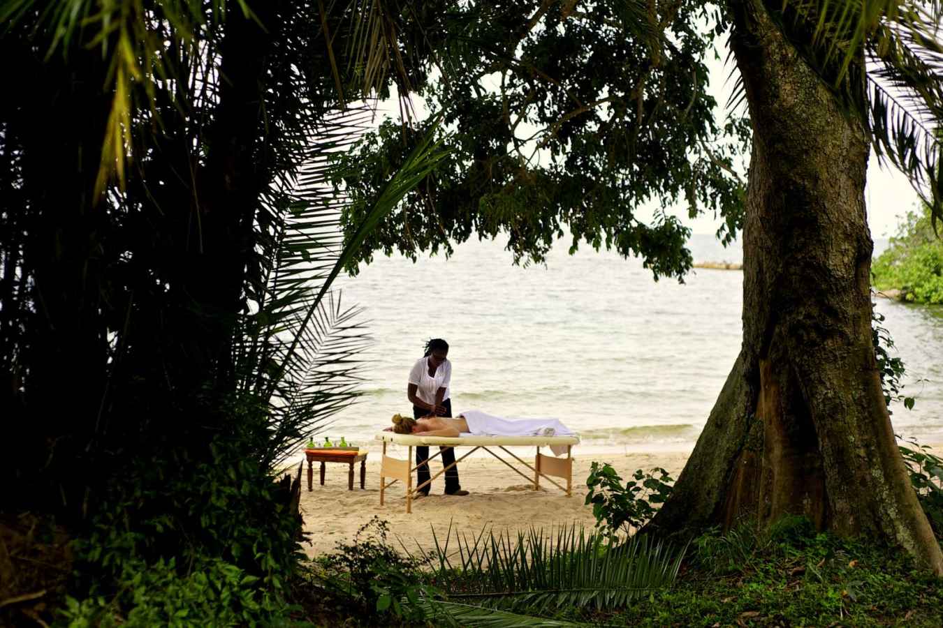 Massage on the beach - Rubondo Island Lodge