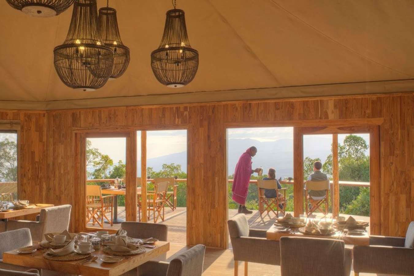 Breakfast is served - The Highlands