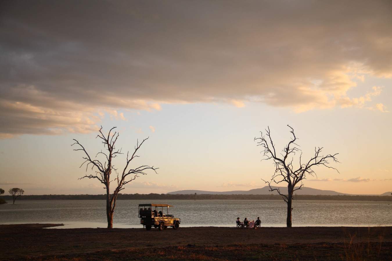 Game drive and sundowners at Siwandu