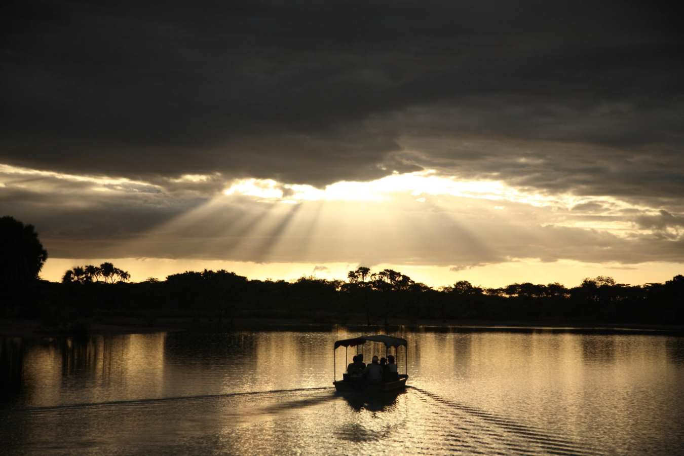 Boat cruises in Selous