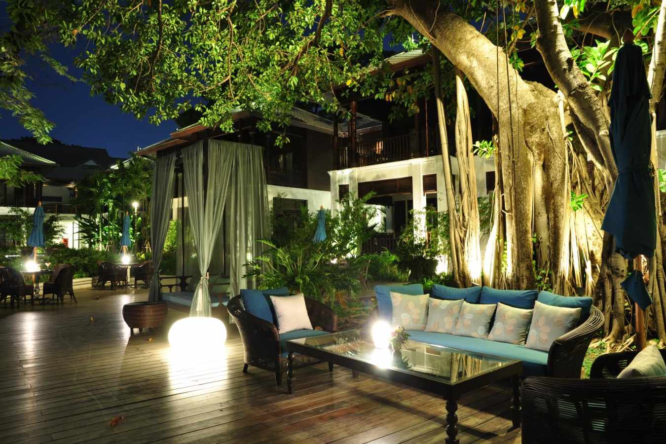 The Deck at Night  - 137 Pillars House