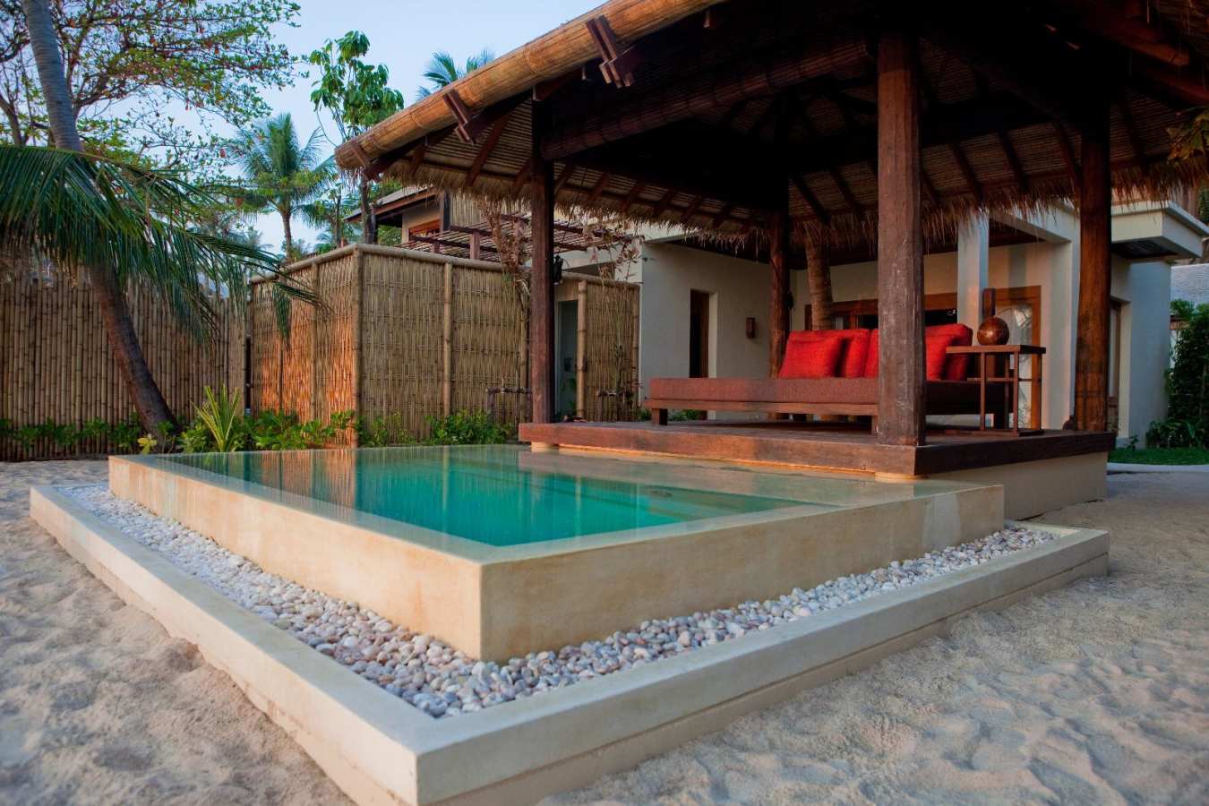 Private Plunge Pool on the Beach - Anantara Rasananda