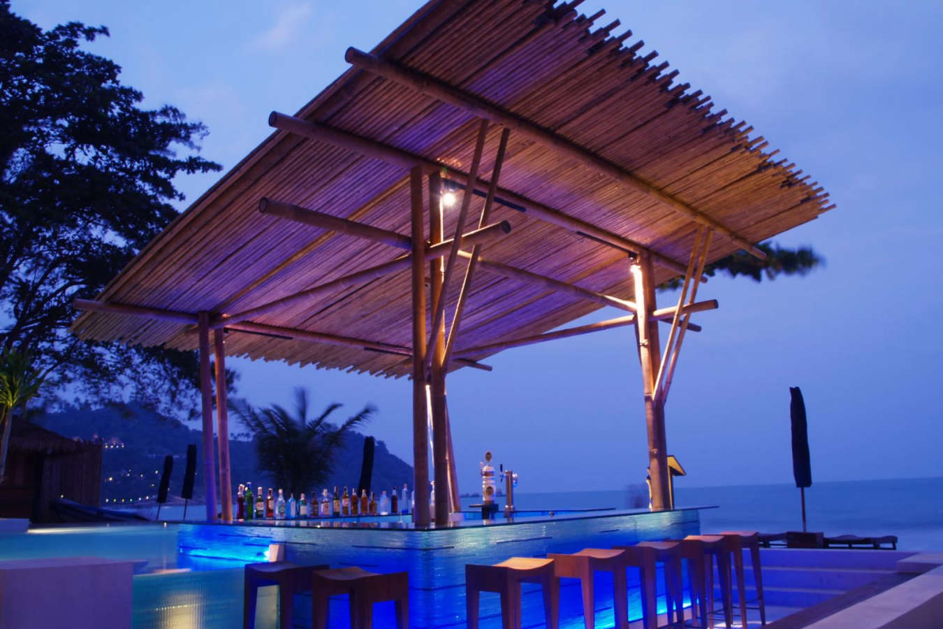 Pool Bar - Anantara Rasananda