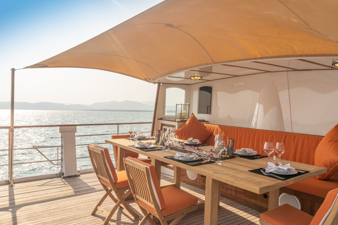 Camara C deck view 