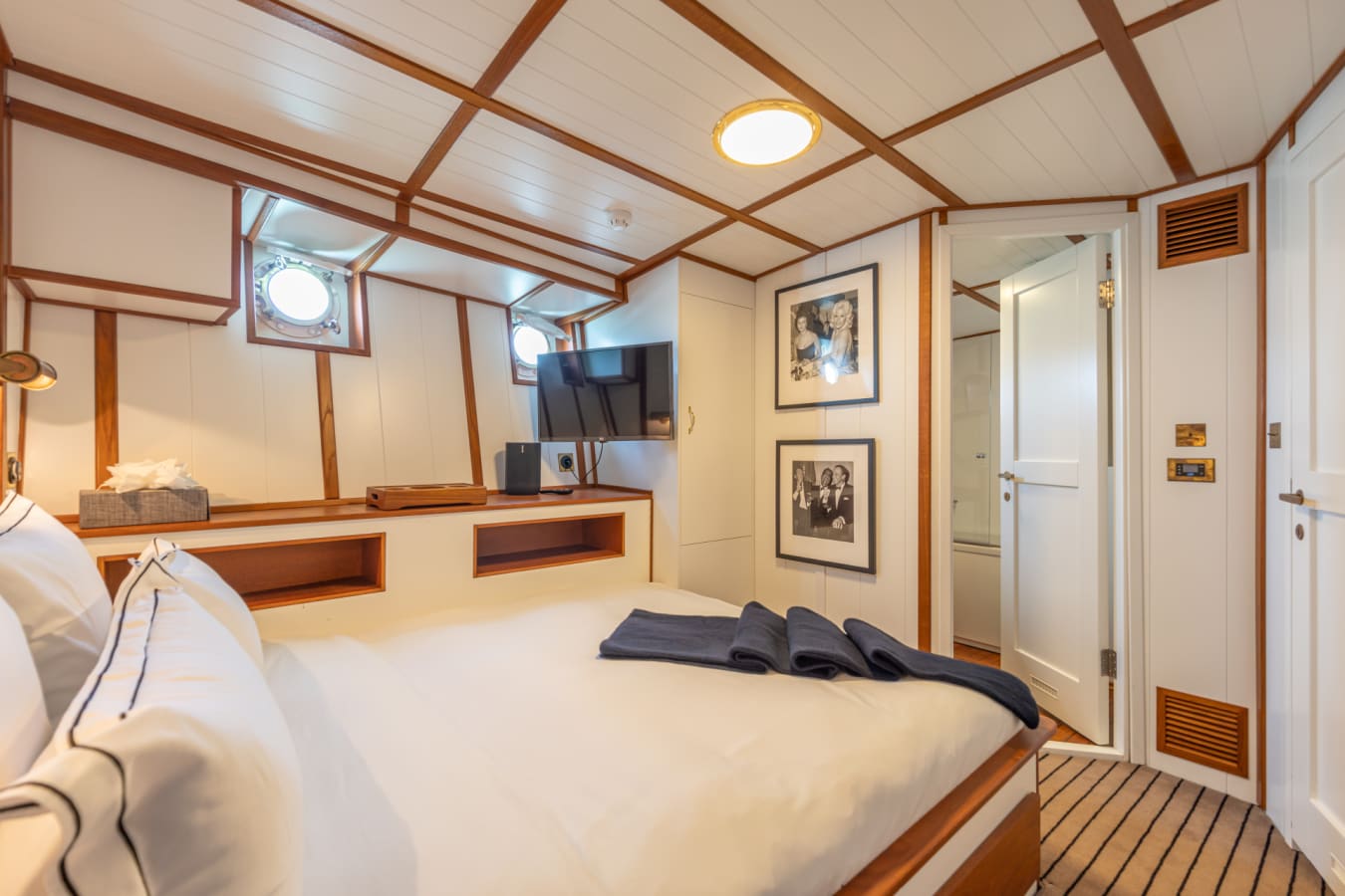 Front Double Room  