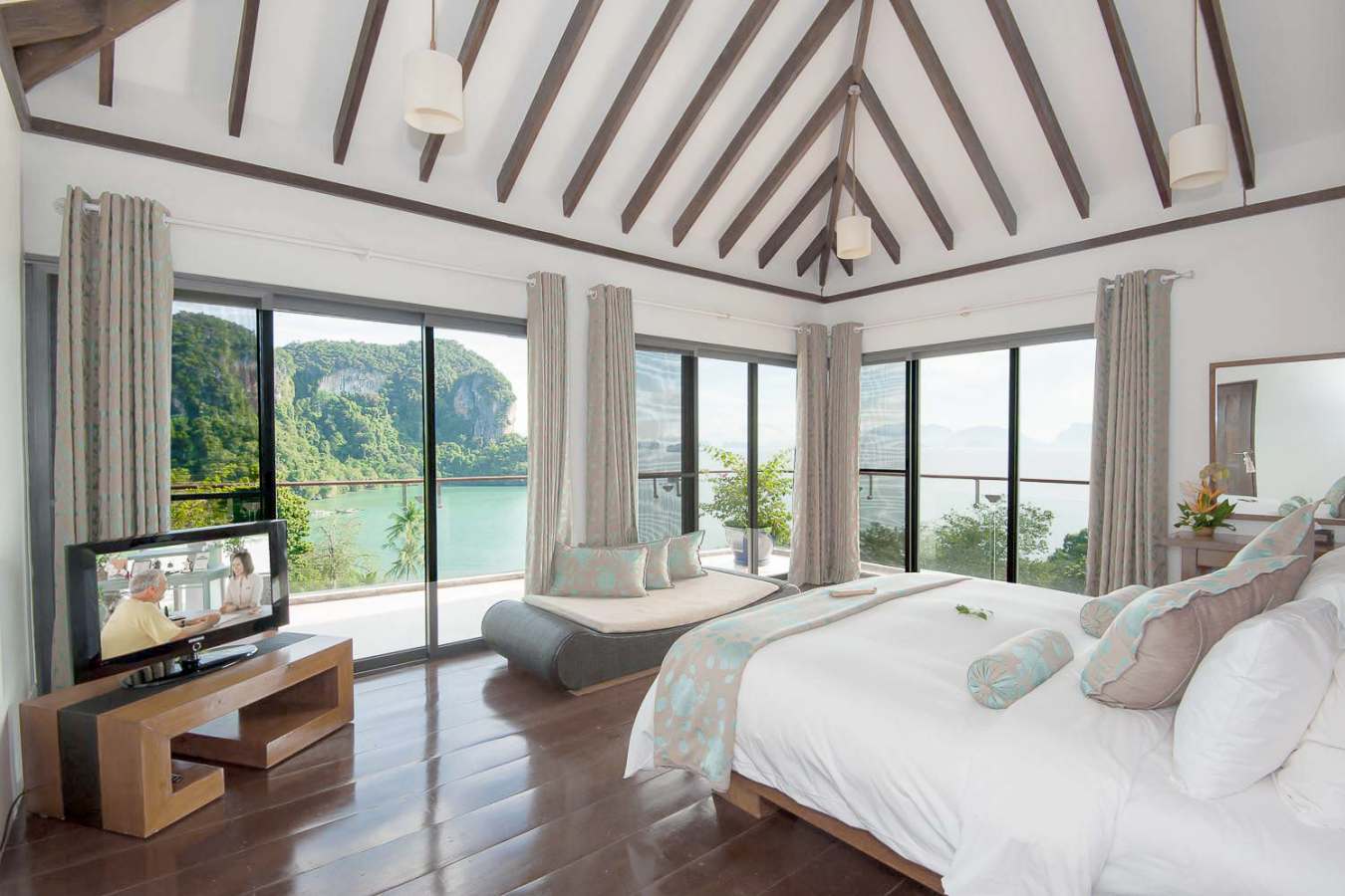 Hilltop Villa Bedroom - Paradise Koh Yao