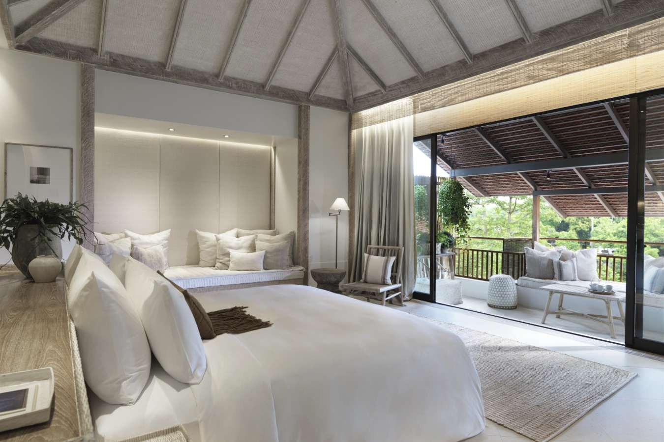 Huen Bon Suite Interior, Raya Heritage