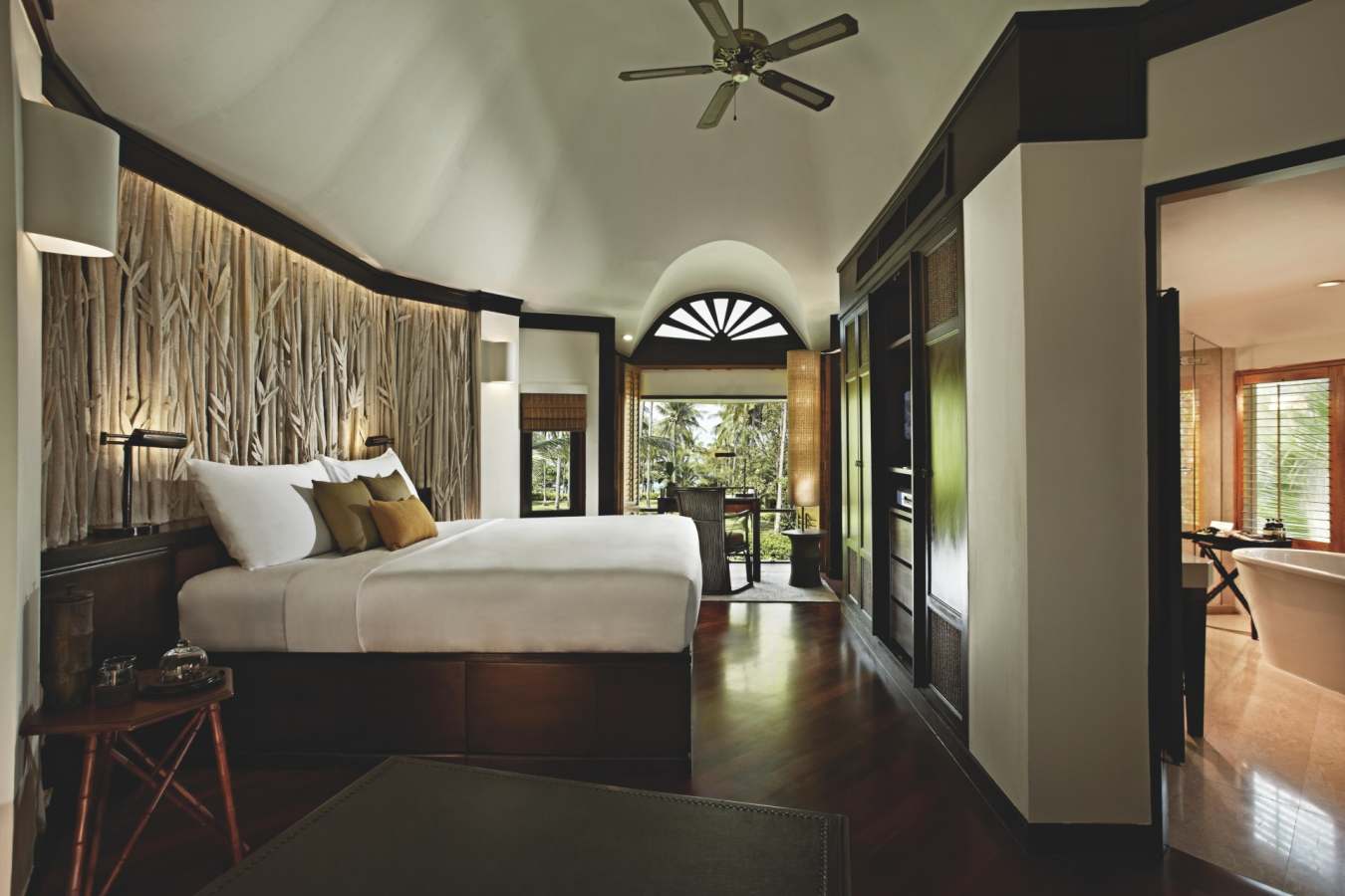 Deluxe Pavilion Bedroom - Rayavadee