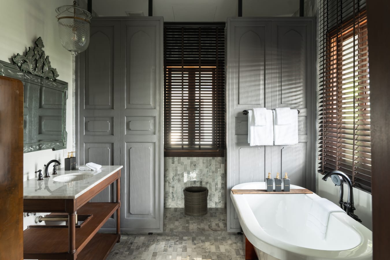 Suite Bathroom