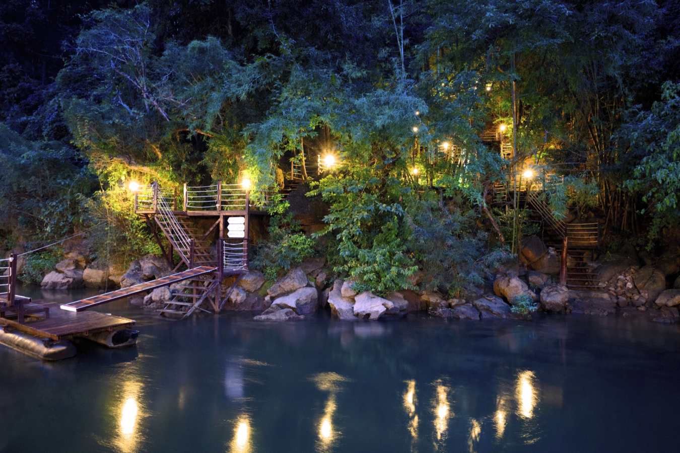 Exit to the mainland - Floathouse Kanchanaburi