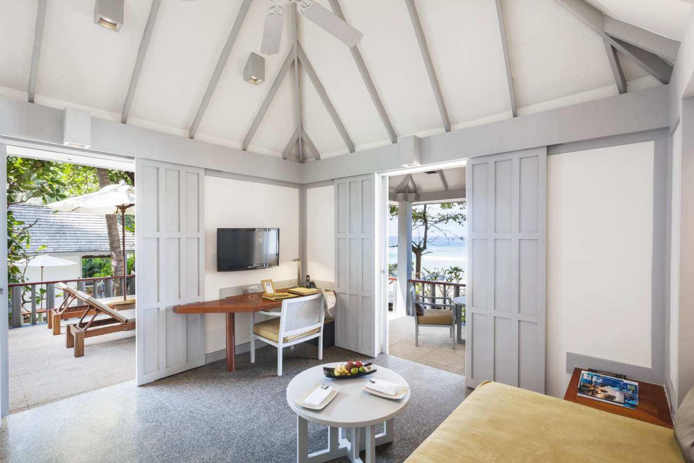 Beach Deluxe Suite - The Surin