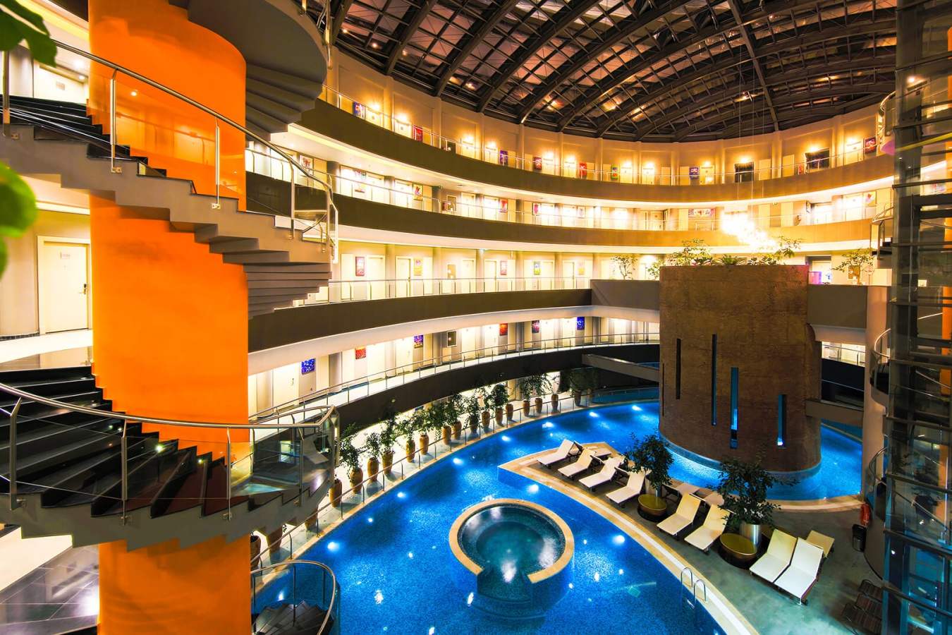 Pool area - Doga Thermal Hotel