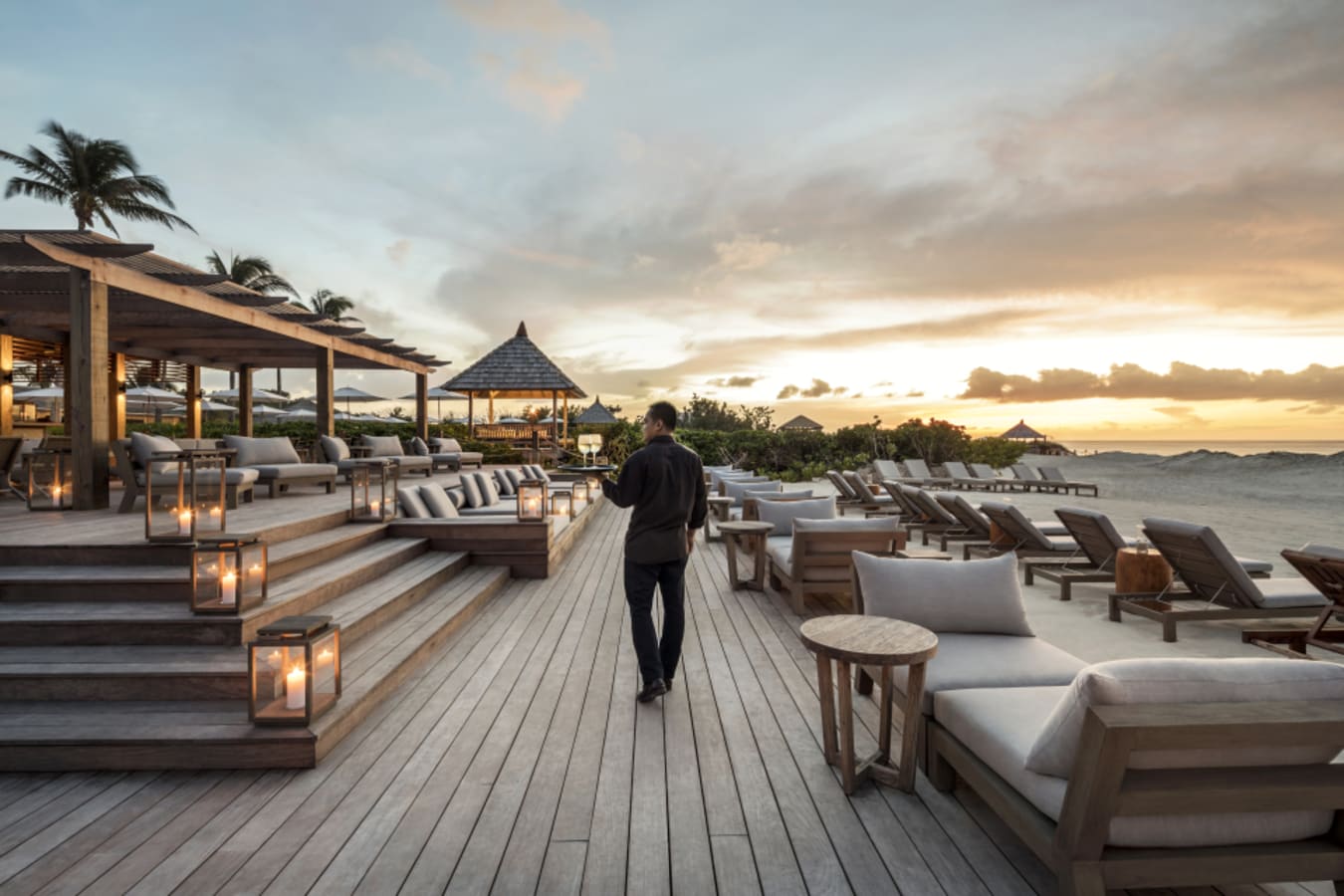 Beach Club Service 