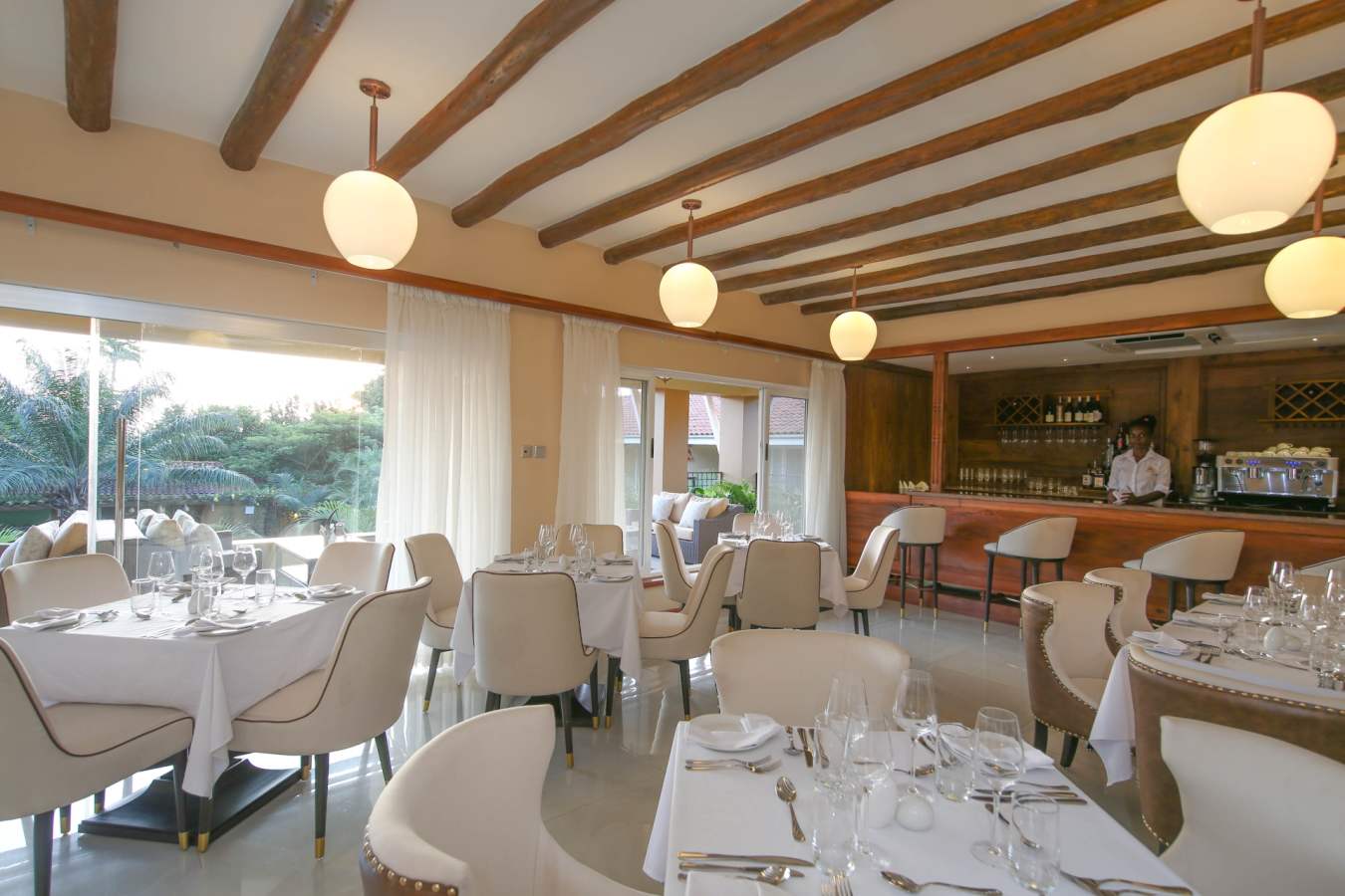 Dining at Hotel No5