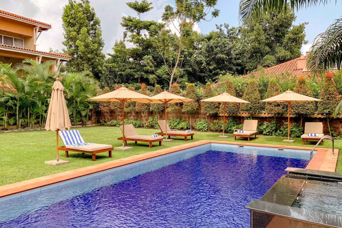 Pool at Hotel No5