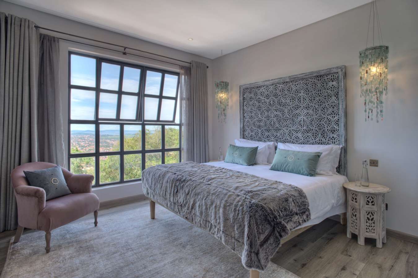 Latitude 0 Superior Lake View Room
