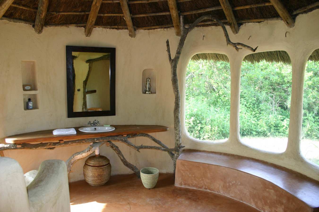 A bathroom - Mihingo Lodge