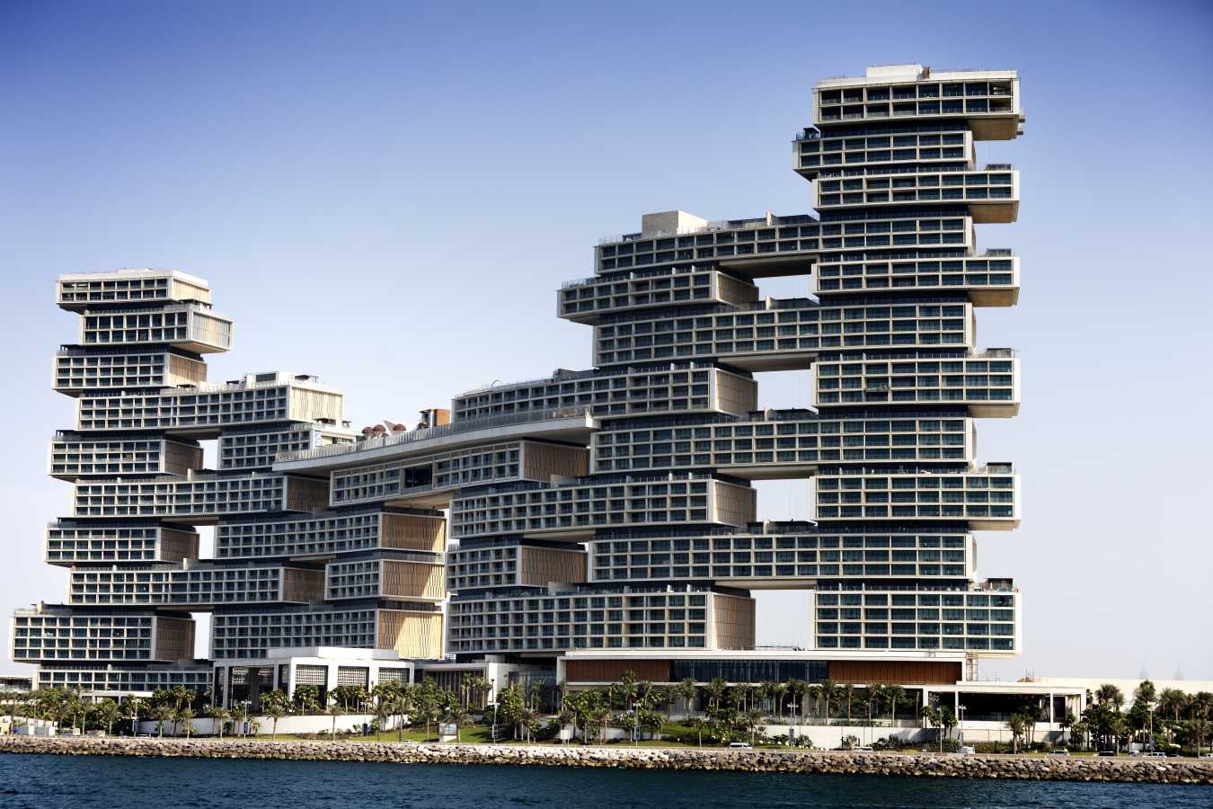 atlantistheroyal-building 