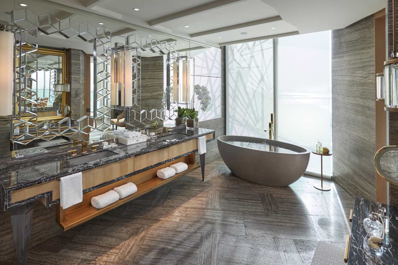 Mandarin Sea Front Bathroom