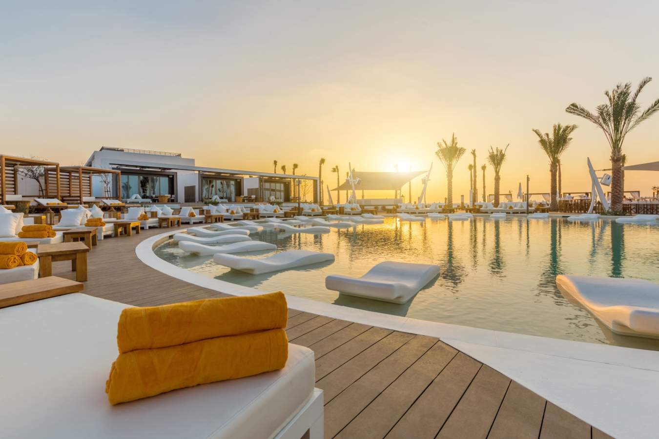 Bubble Pool Sunset - Nikki Beach Resort & Spa Dubai