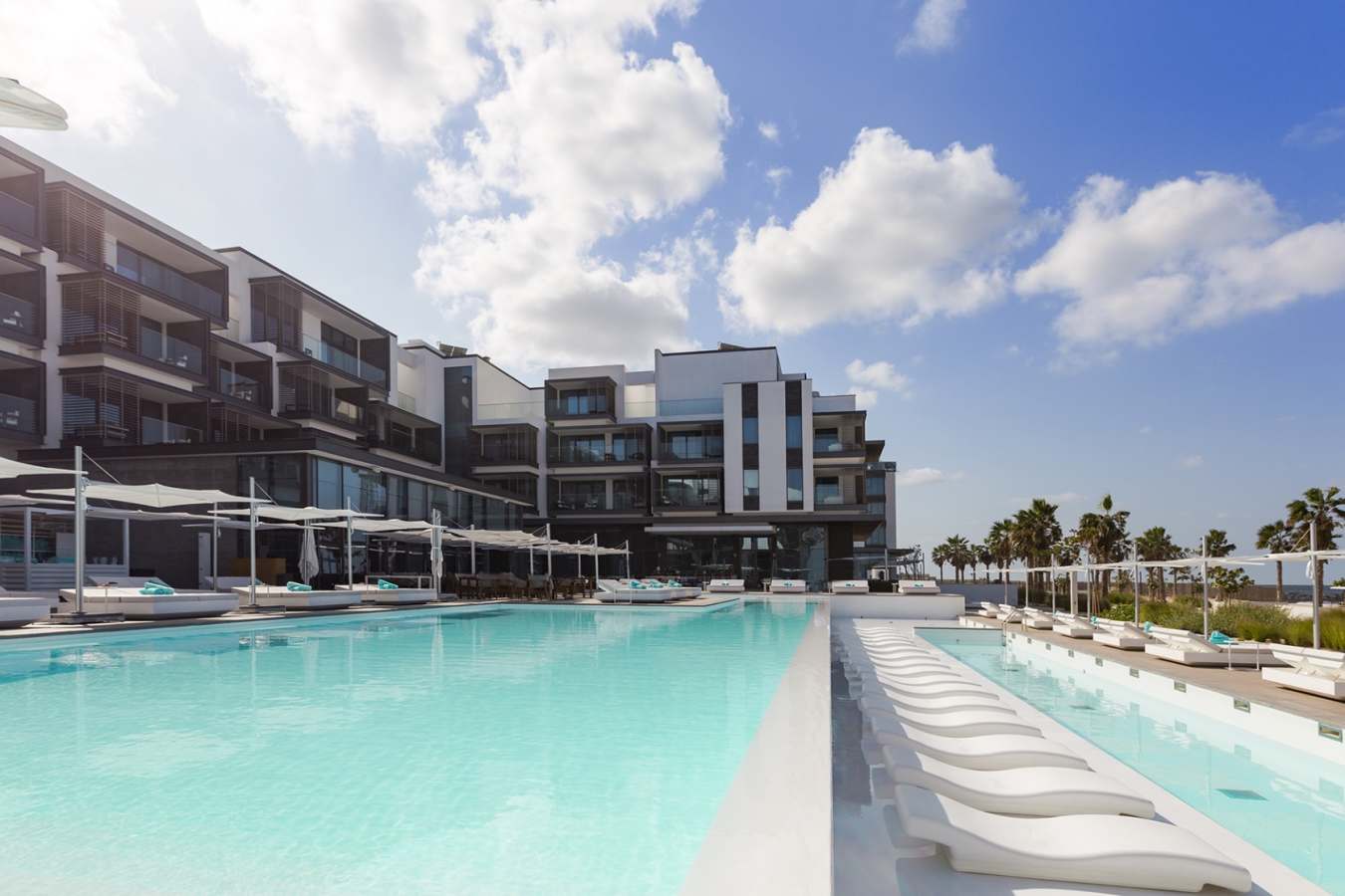 Nikki Beach Pool - Nikki Beach Resort & Spa Dubai