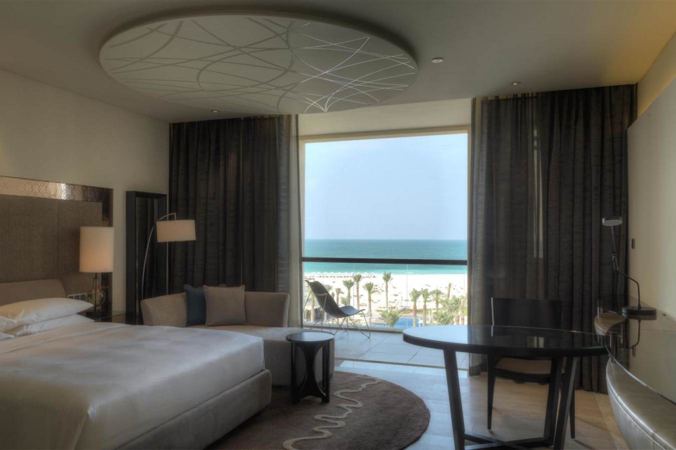 Park King Seaview - Park Hyatt Abu Dhabi 