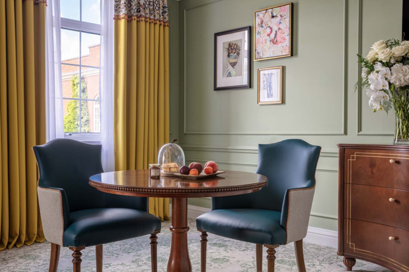 Suite Breakfast Area