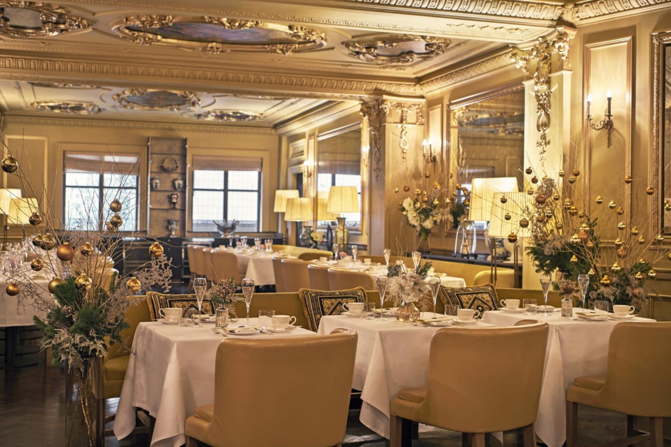 Domino Restaurant set up