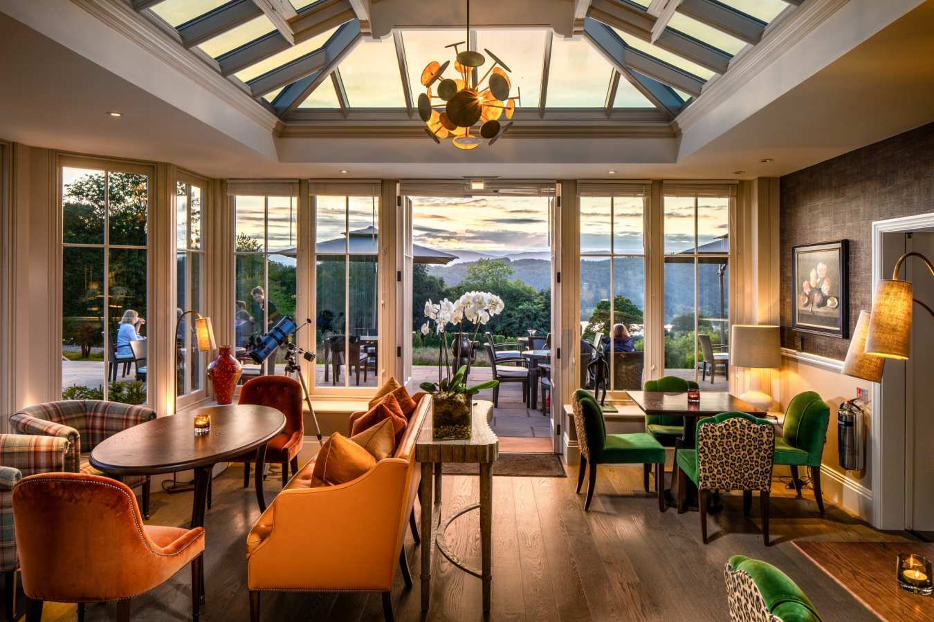 Bar and Conservatory 