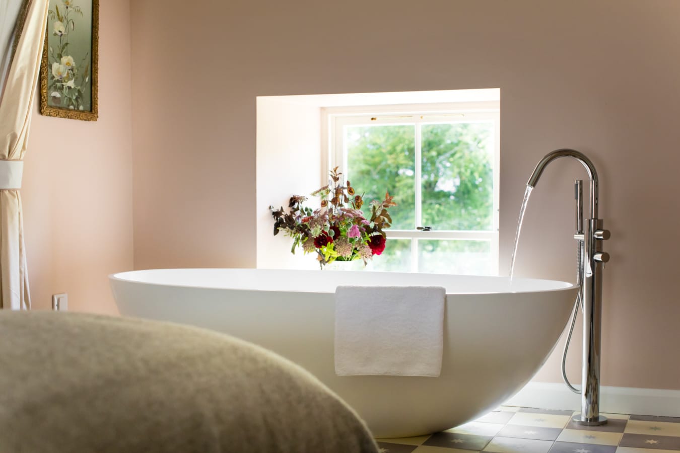 Bath tub deluxe two bedroom cottage