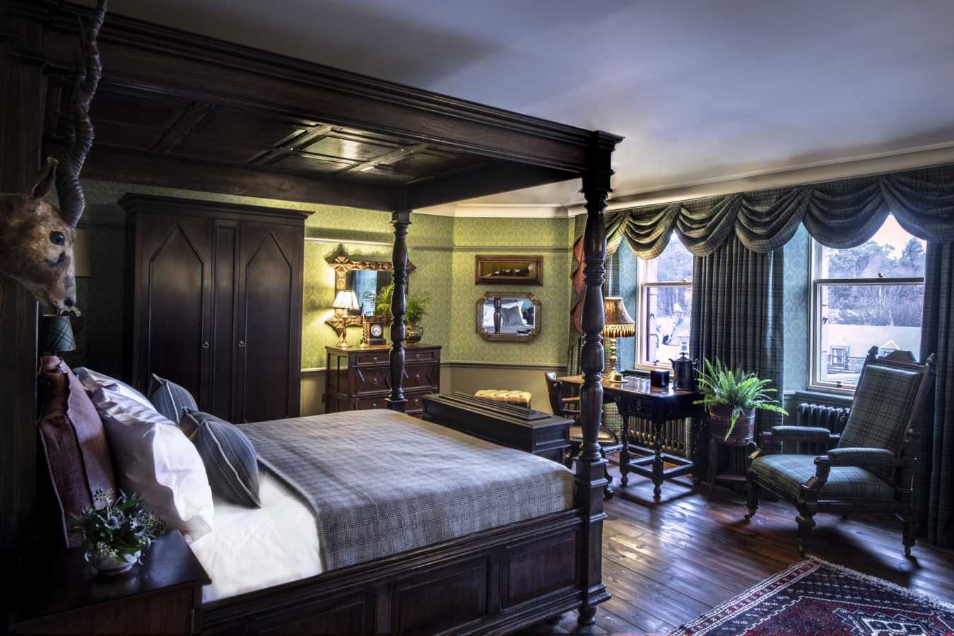 Victoriana Suite