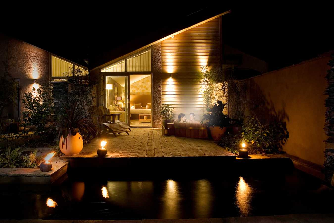 Garden Suite with hot tub
