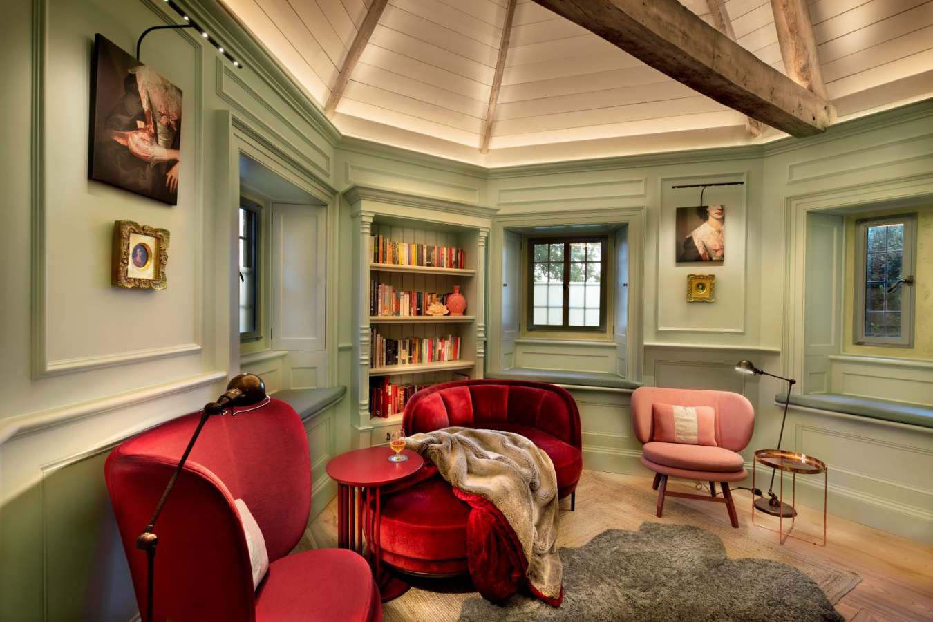 GAte Lodge Living room