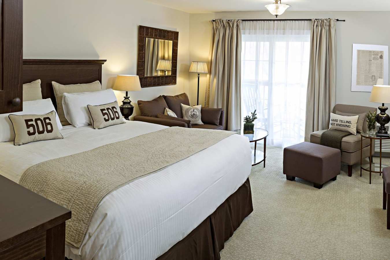 Deluxe king room - 506 On the River