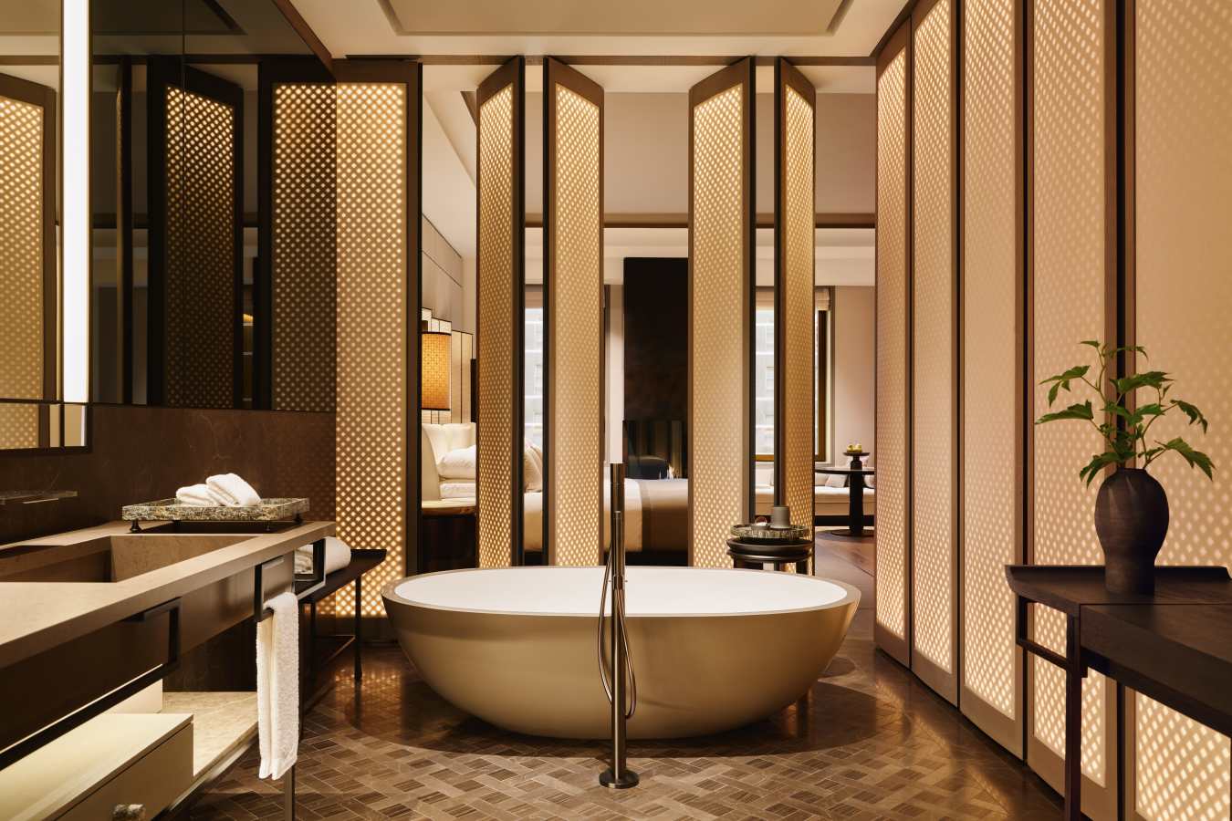 5th Avn Junior Suite Bathroom