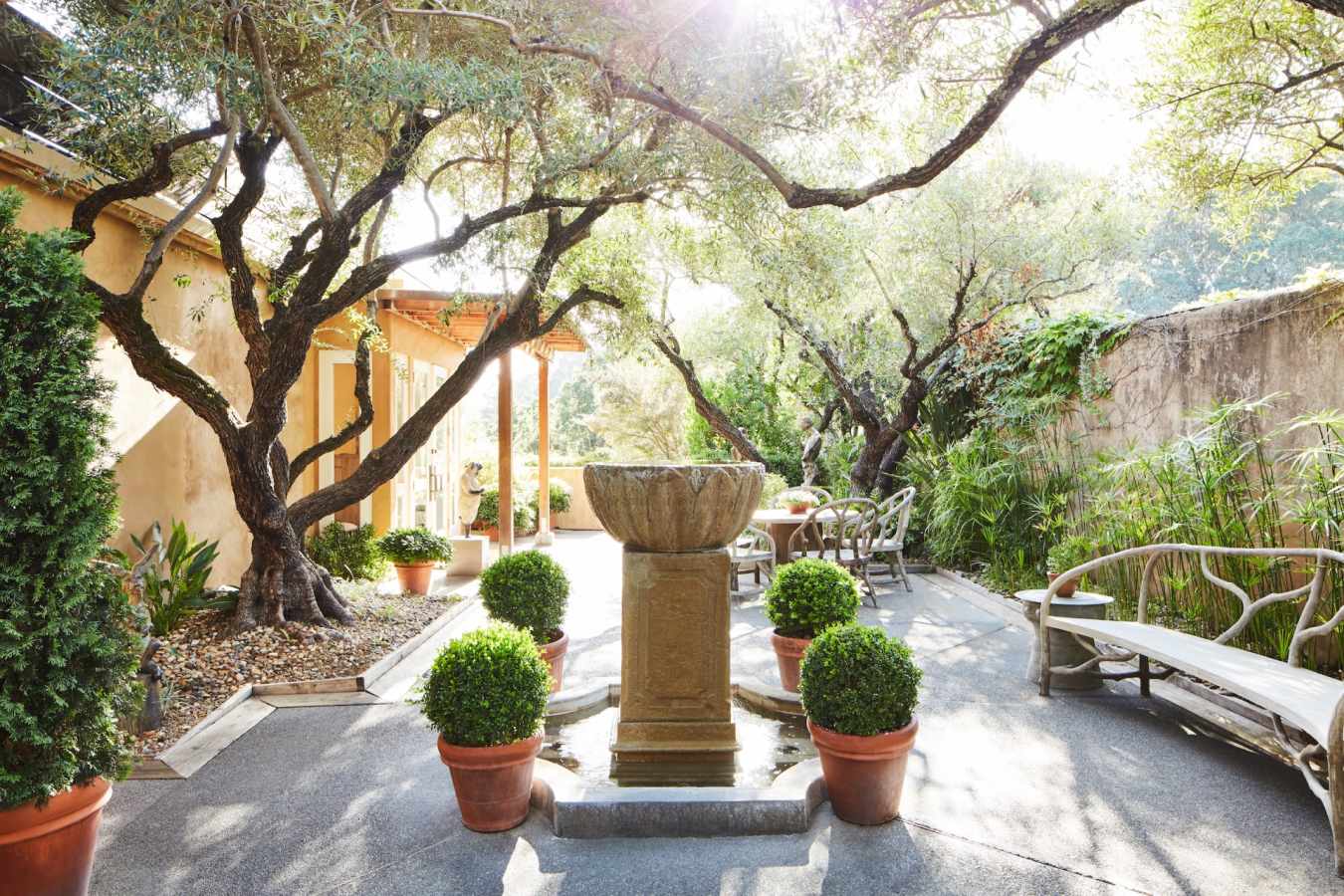 Guest Reception Courtyard - Auberge du Soleil