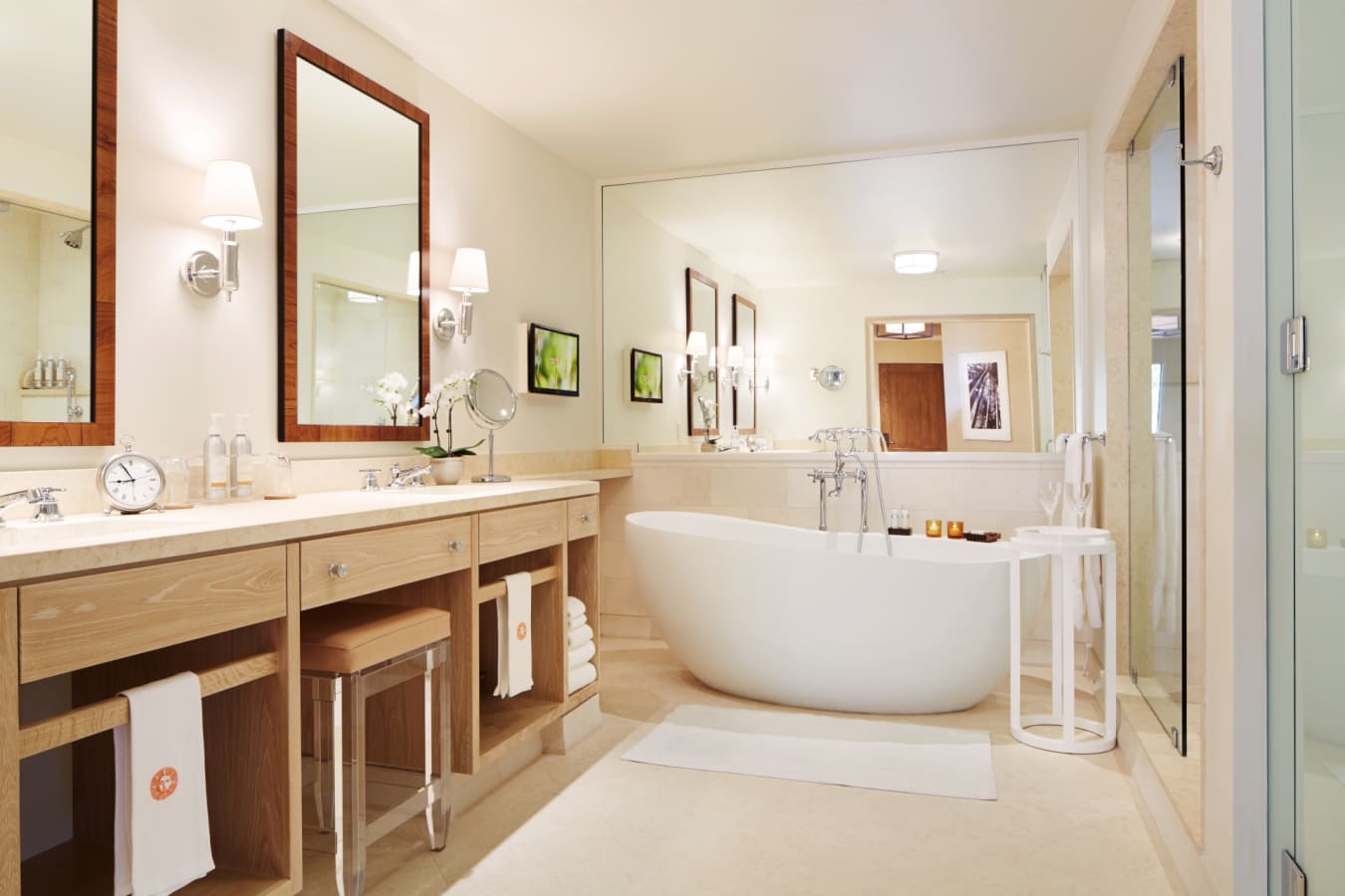 Guestroom Bathroom - Auberge du Soleil