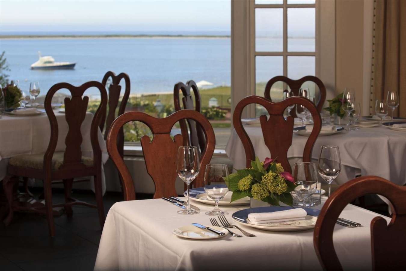 Relaxed dining - Chatham Bars Inn