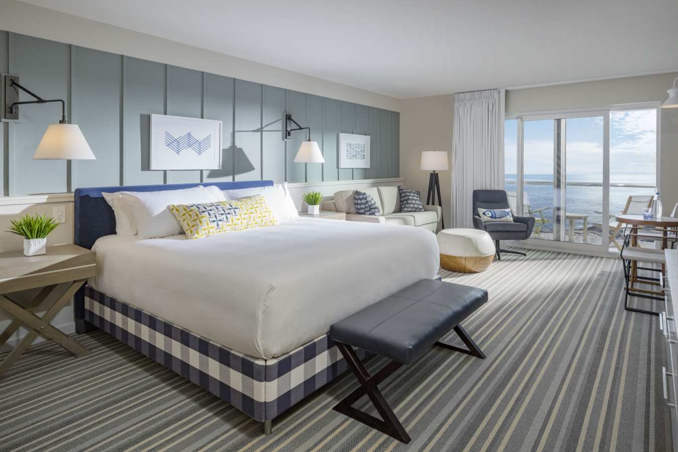 Coastal View Guestroom - Cliff House