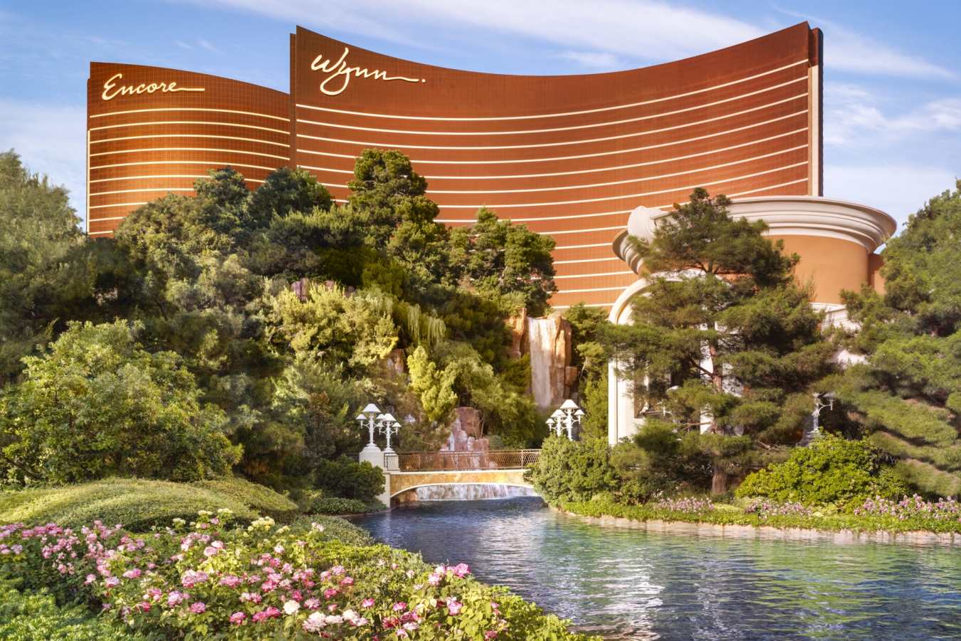 Hotel Exterior - Encore at Wynn