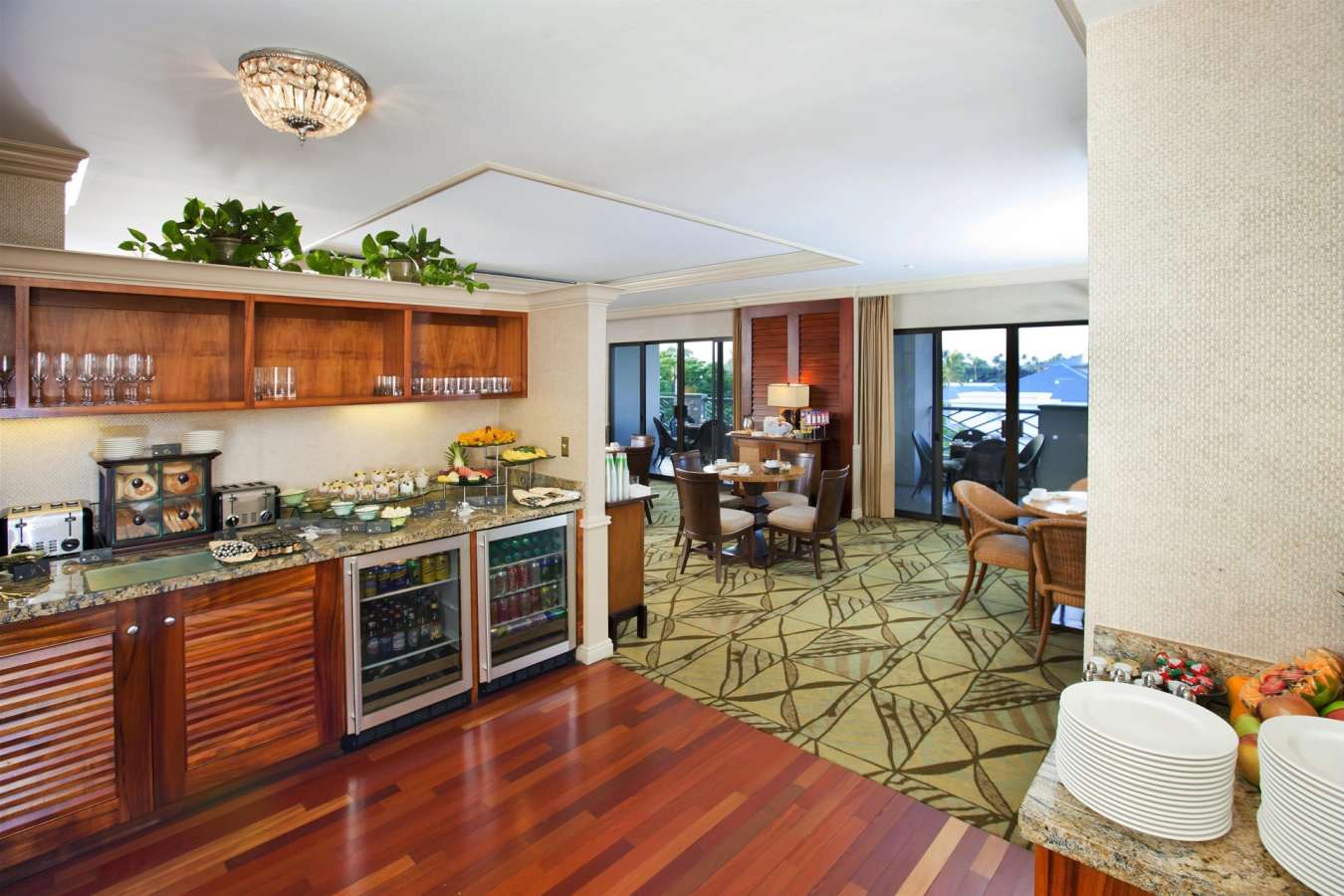 Fairmont Gold Lounge - Fairmont Orchid 