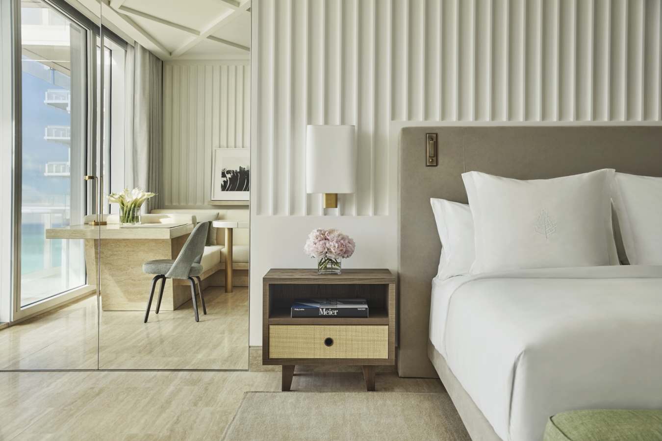 Guestroom - Four Seasons at the Surf Club