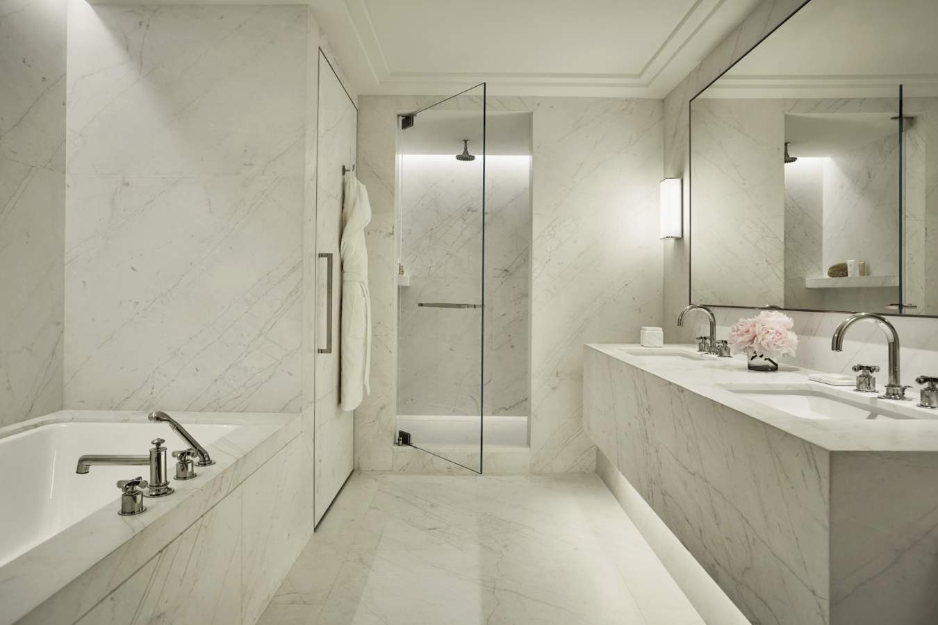 Bathroom - Four Seasons at the Surf Club