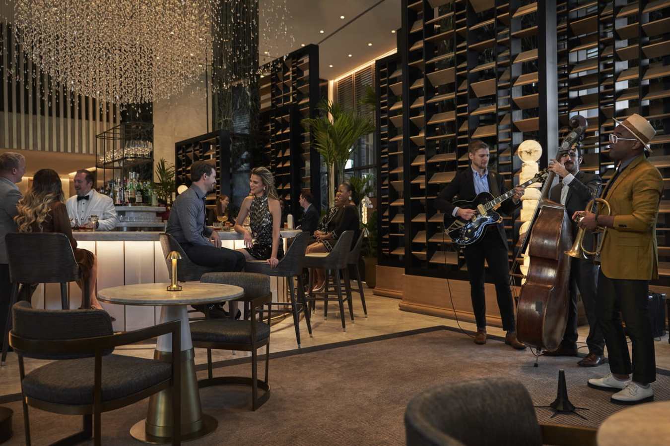 Bar by night - Four Seasons New Orleans