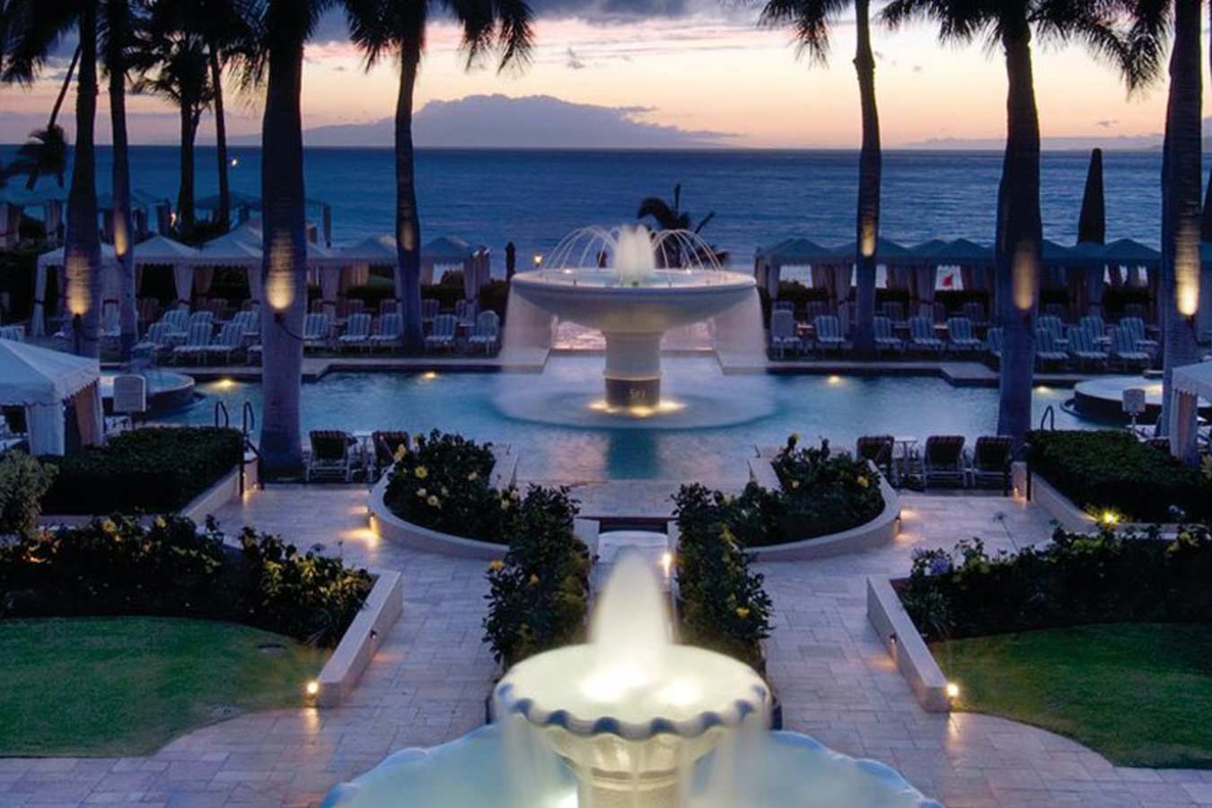 Fountain pool - Four Seasons Maui