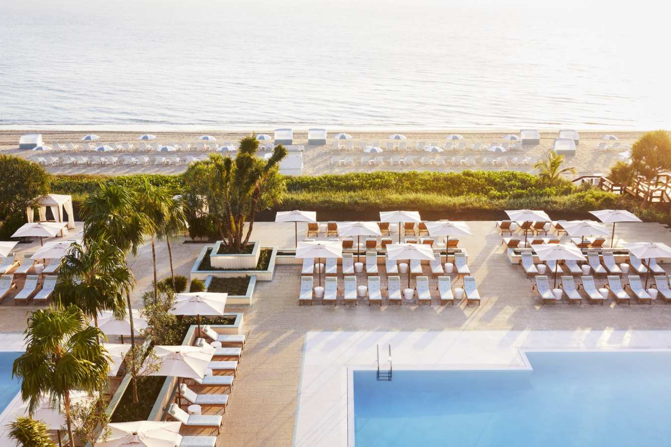 Four Seasons Resort Palm Beach Pool